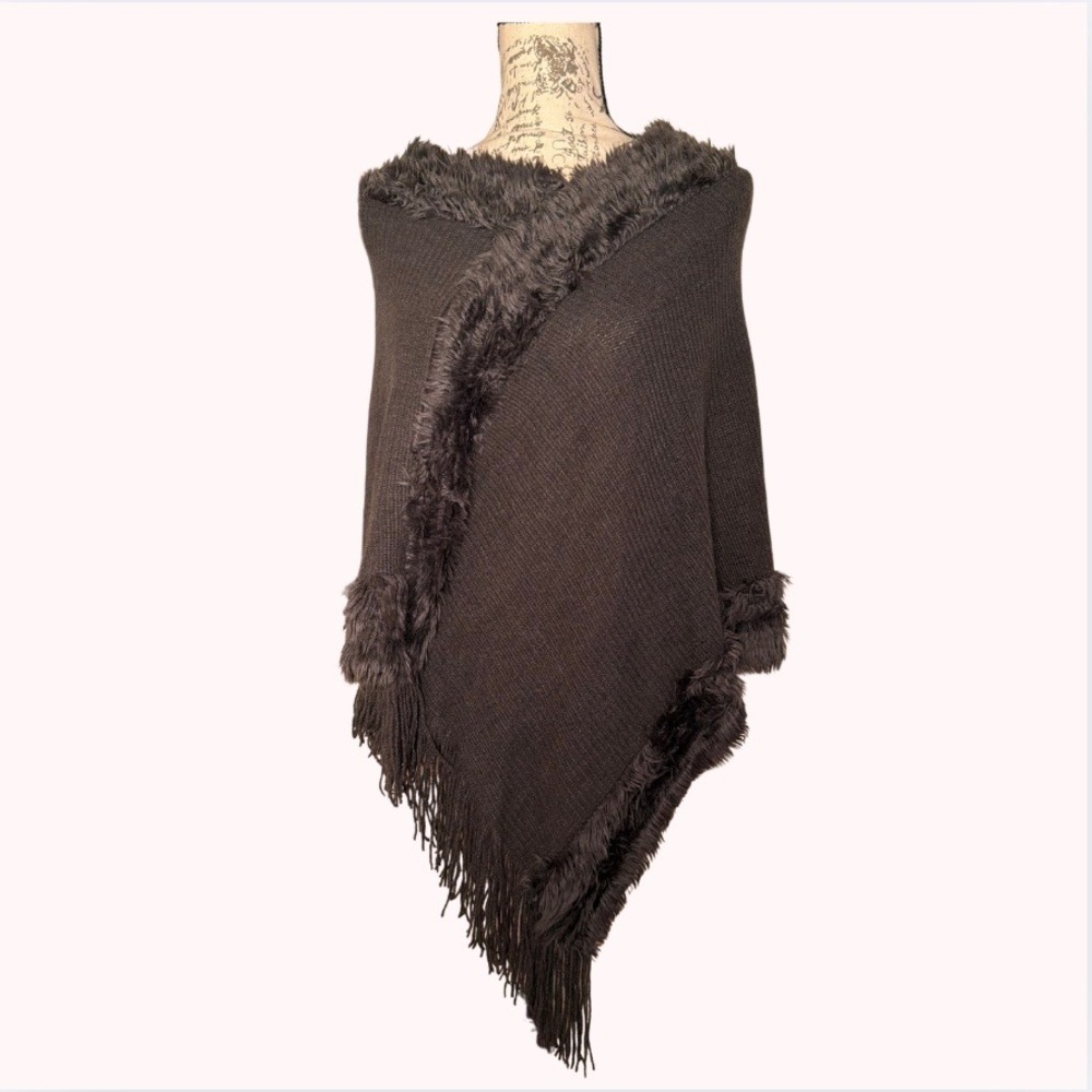 Vintage Gray Faux Fur Trim Poncho